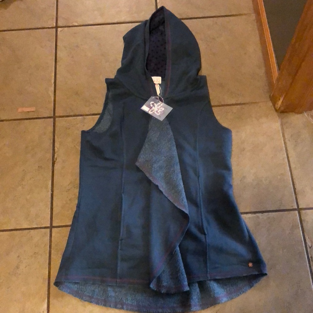 NWT Adorable Matilda Jane hooded vest sz.16